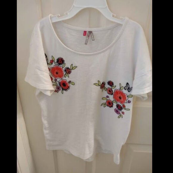 Girls 10/12 embroidered shirt - Orchestra from France - Picture 1 of 3